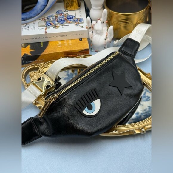 🆕 CHIARA FERRAGNI 🧿 NWOT Eye Star Patch Belt Bag, Black PU Leather White Strap - Picture 4 of 15